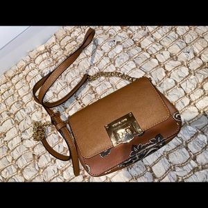 100% Authentic Michael Kors side bag 🤎